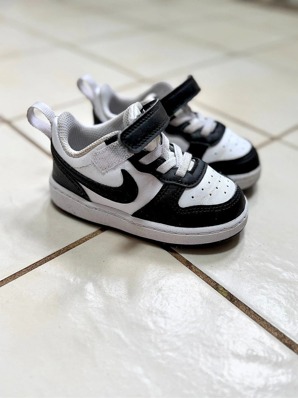 Nike Court Borough Low 2 Sneakers Black & White Boys US 6C